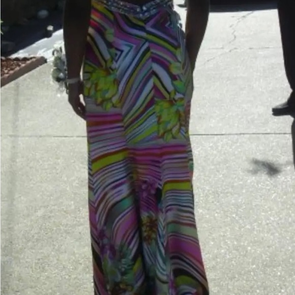 PROM DRESS - Picture 8 of 9